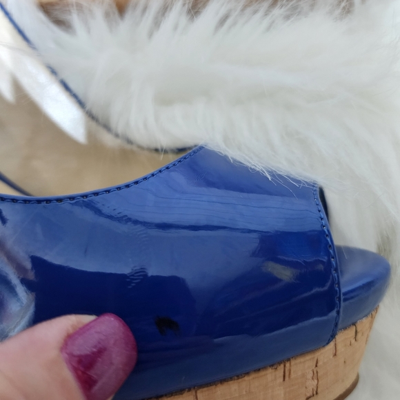 Nine West Faux Patent Leather Blue Peep Toe Wedge, Size 7.5 - Picture 9 of 9